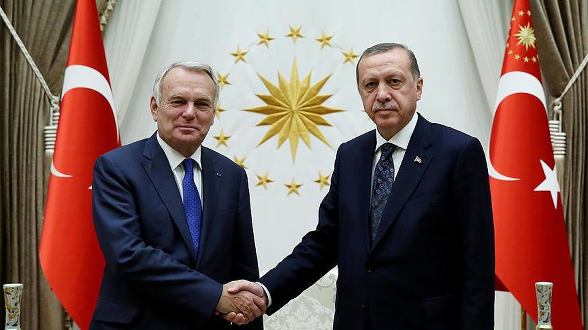 Aktüel Görüntü) Cumhurbaşkanı Erdoğan, Fransa Dışişleri Bakanı Ayrault\'yu Kabul Etti