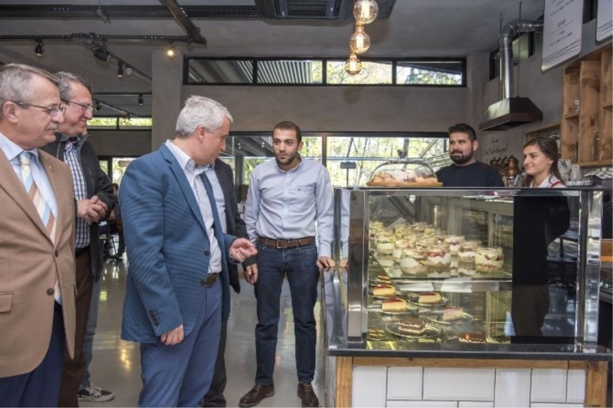 Anadolu Üniversitesi\'ne Yepyeni Bir Kafe Açıldı