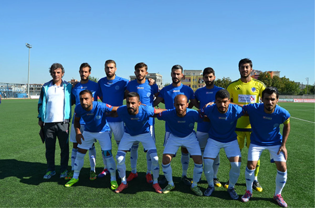 Batman Belediyespor, Van Başkalespor\'u 2-0 Yendi