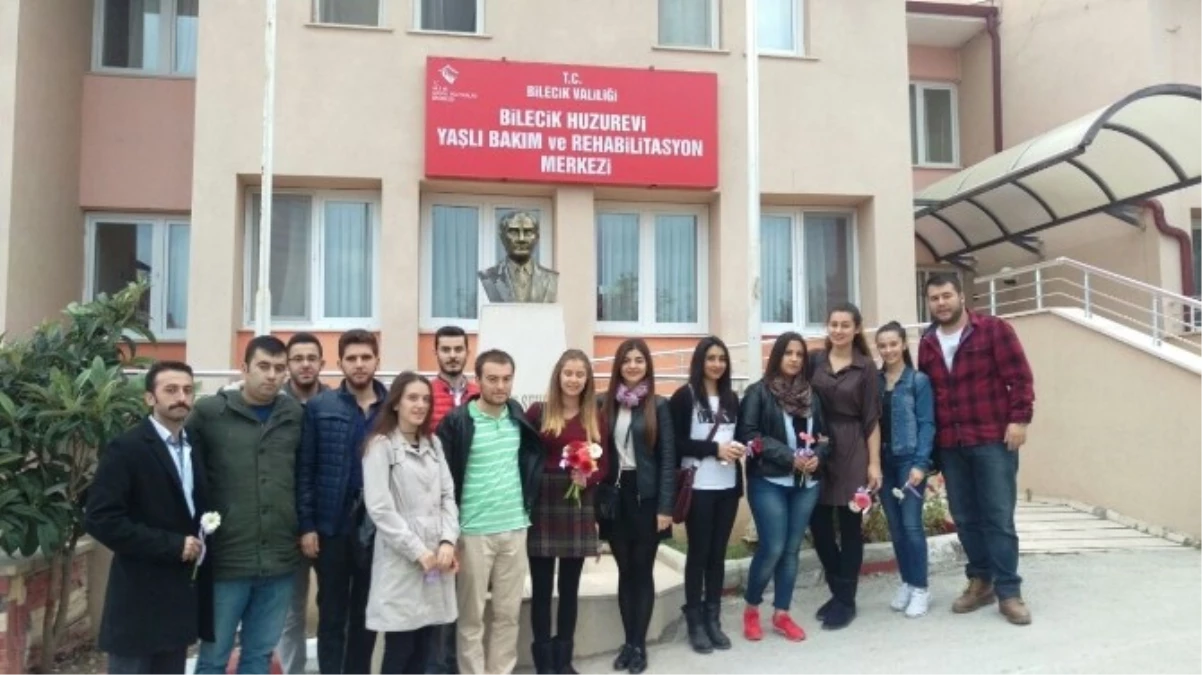 CHP Bilecik Gençlik Kolları Üyelerinden Huzurevine Ziyaret