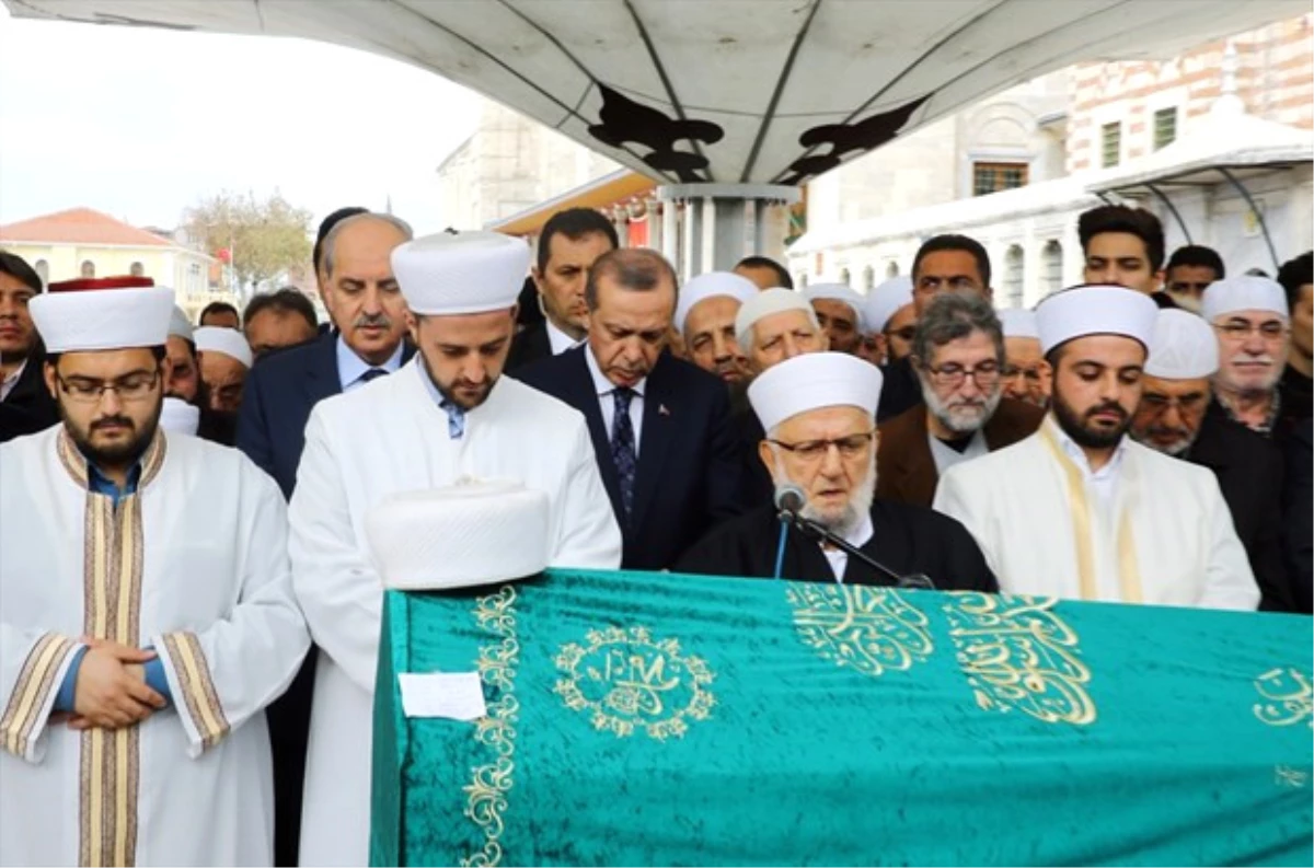 Cumhurbaşkanı Erdoğan, Emekli Vaiz Enver Baytan\'ın Cenaze Törenine Katıldı (3)