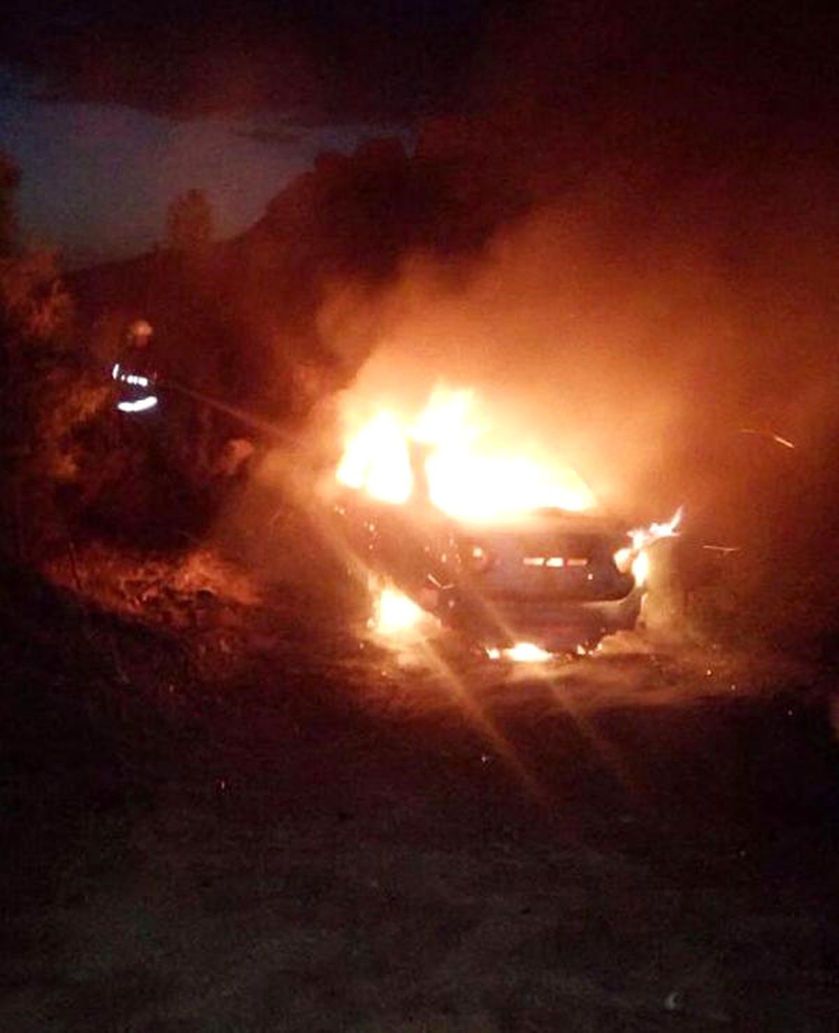 Diş Hekimi, Otomobilini Ateşe Verdi