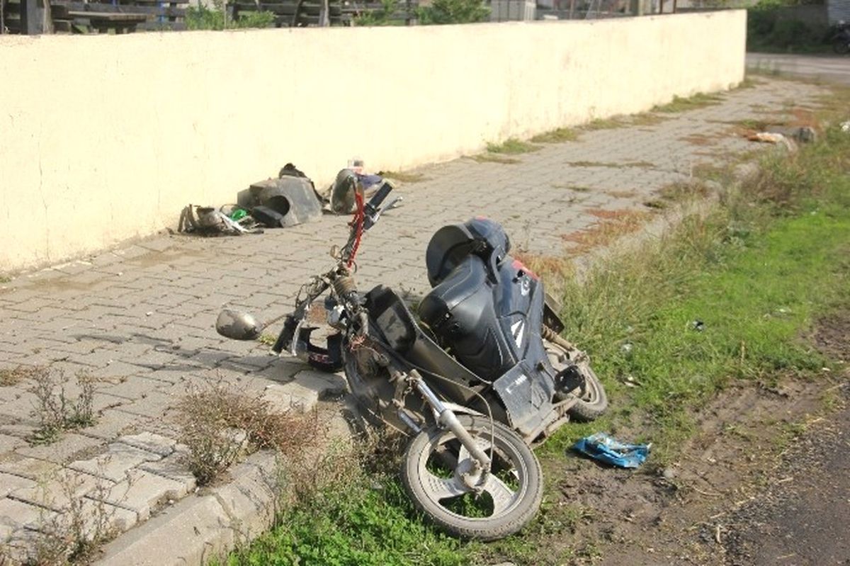 Dolmuş ile Elektrikli Bisiklet Çarpıştı: 1 Ölü