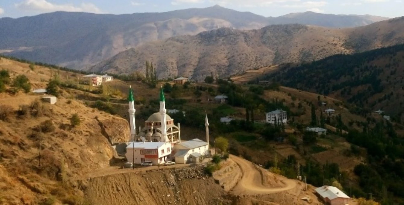 Düdan Köyüne Çift Minareli Cami Yapılıyor