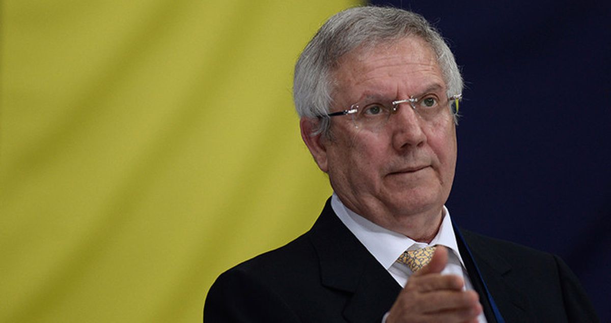 Fenerbahçeli Taraftarlar, Aziz Yıldırım'a 'Büyük Başkan' Tezahüratı Yaptı