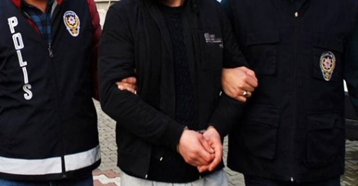 Fetö\'den Gözaltına Alınan 2 Maliyeci Adliyede