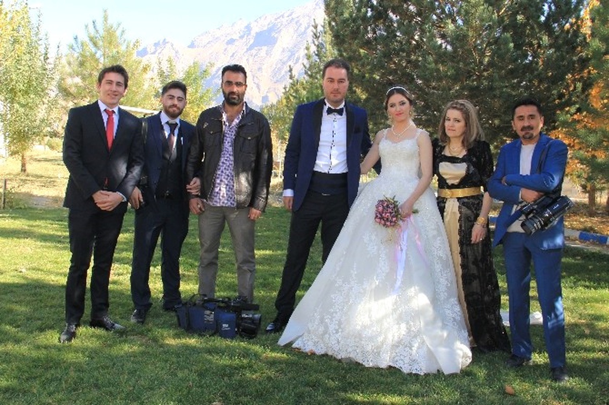 Gazeteci Sevmiş\'in Kızına Görkemli Düğün