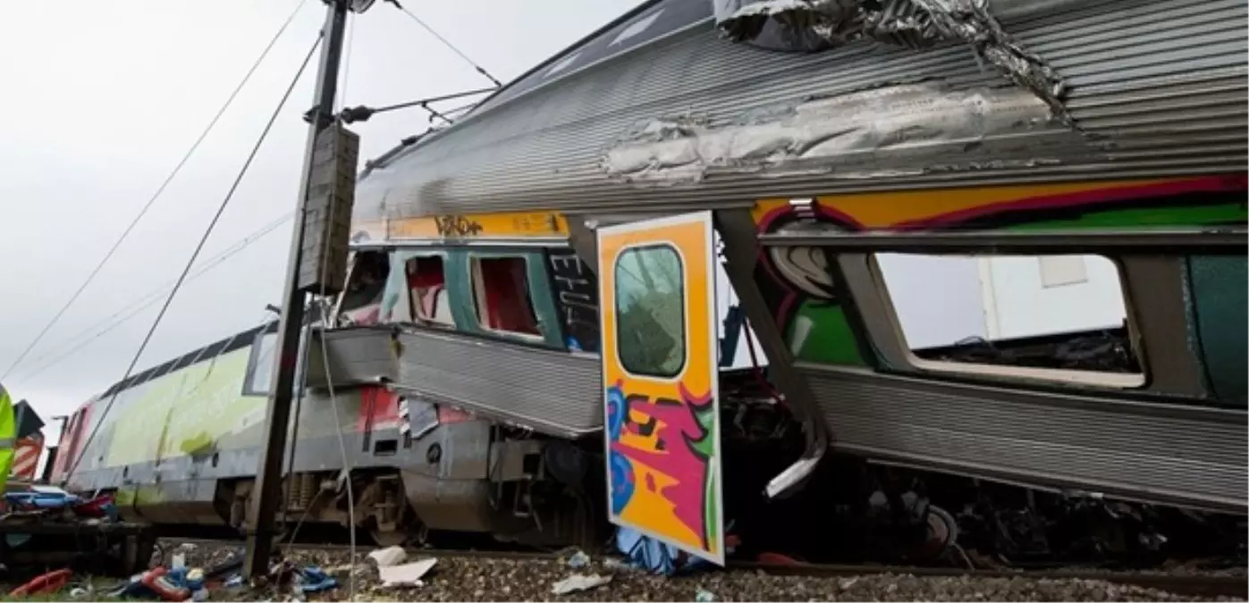 Güney Afrika\'da Tren Kazası