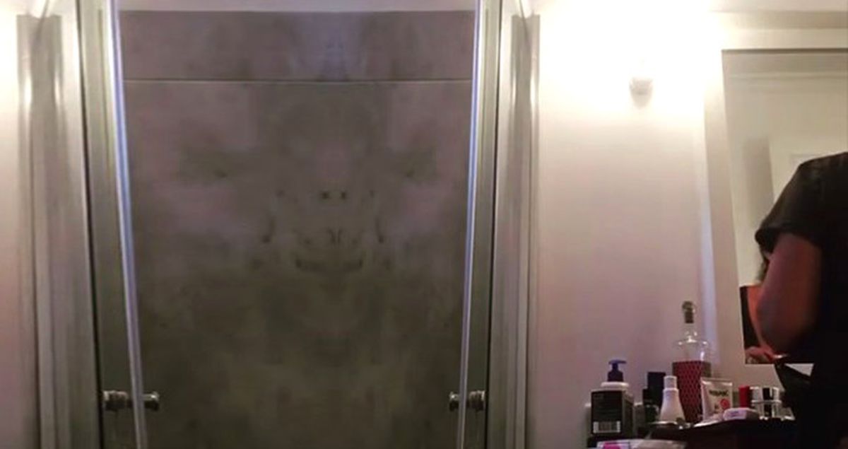 Hülya Avşar'ın Banyo Şarkısı Dinleyenleri Mest Etti
