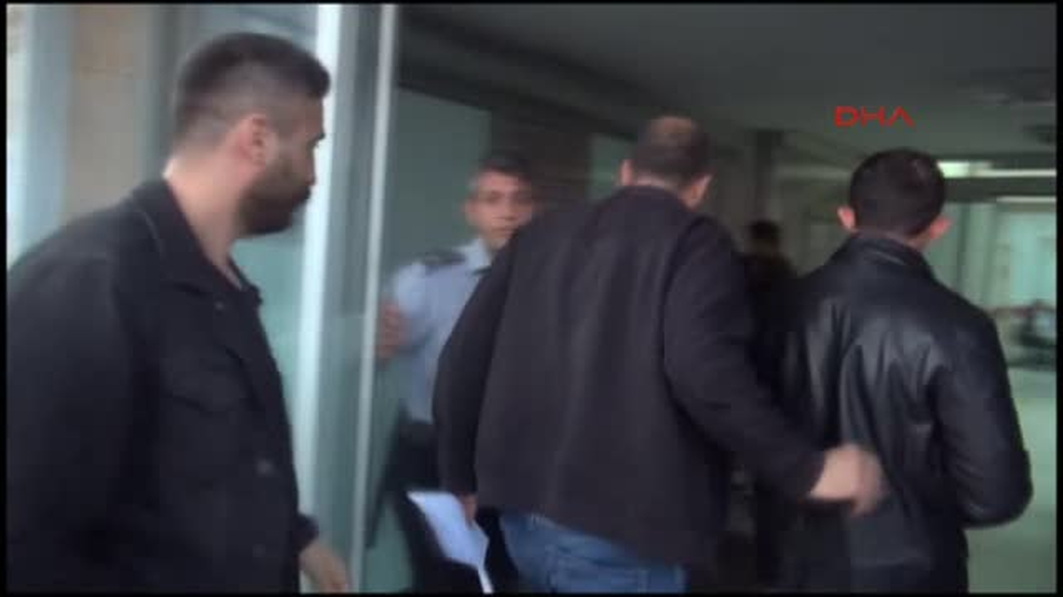 Izmir\'de, Fetö Üyesi Infaz Koruma Memurlarına Operasyon