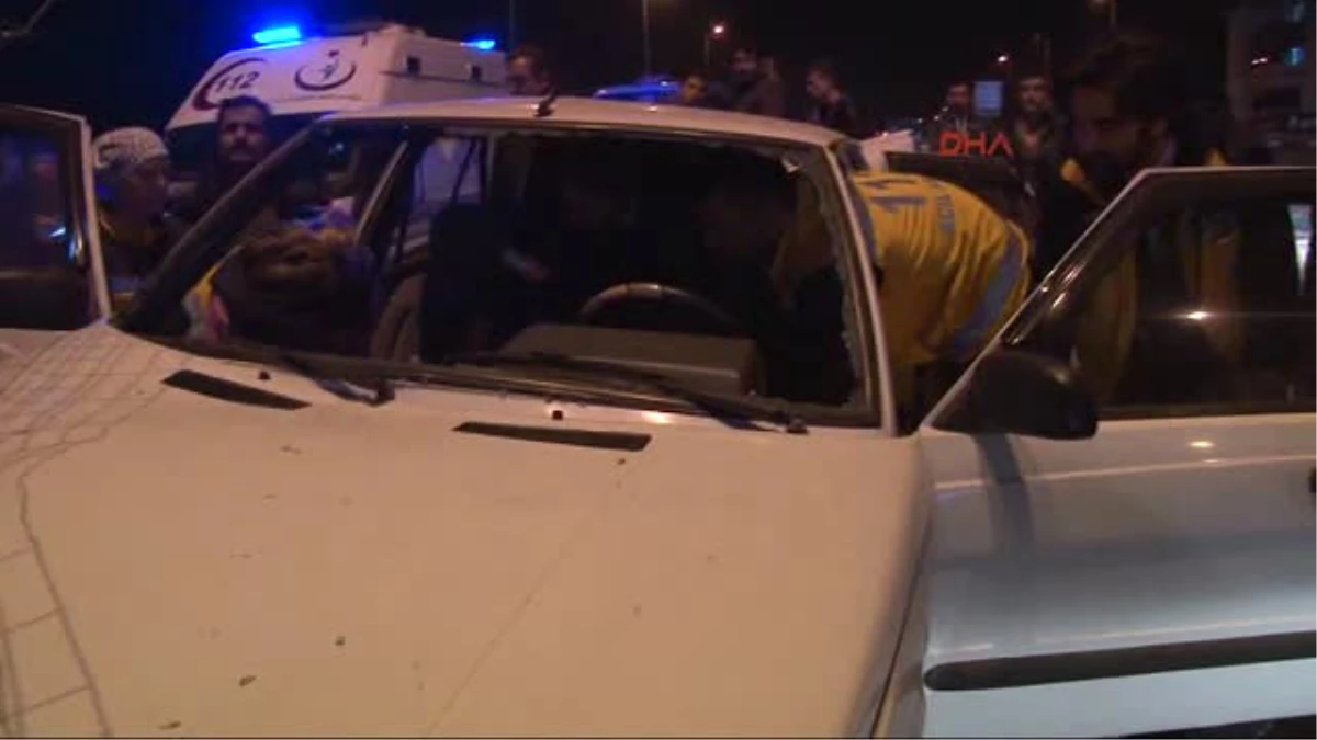 Karabük\'te Iki Otomobilin Çarptığı Yaşlı Kadın Öldü 5 Kişi Yaralandı