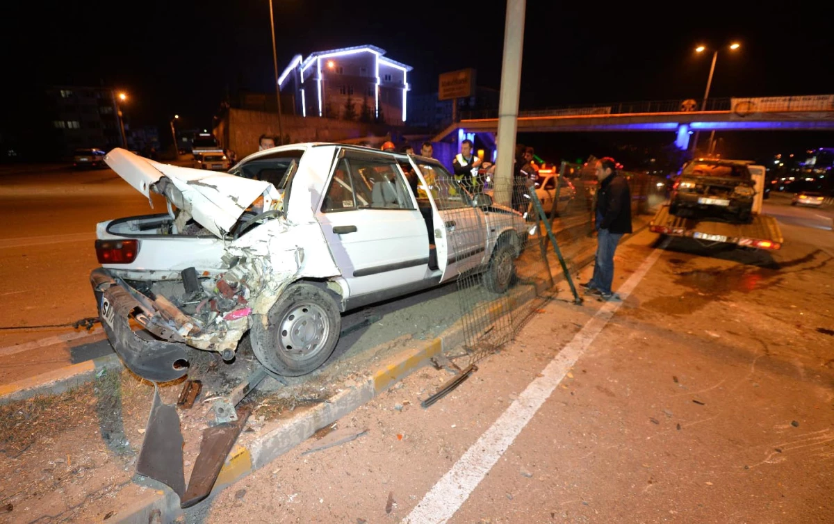 Karabük\'te İki Otomobilin Çarptığı Yaşlı Kadın Öldü 5 Kişi Yaralandı(Yeniden)