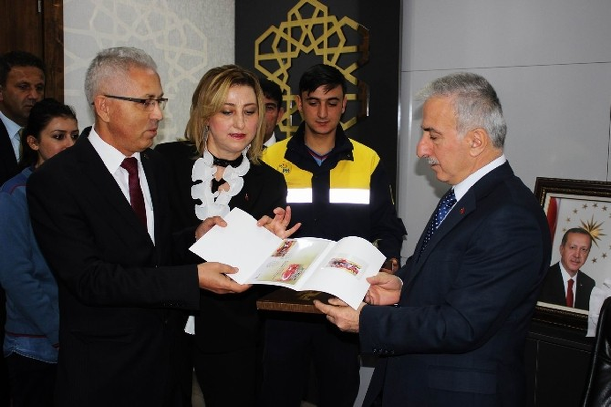 Kayseri PTT Başmüdürü Recep Türkyılmaz\'dan Vali Kamçı\'ya Ziyaret