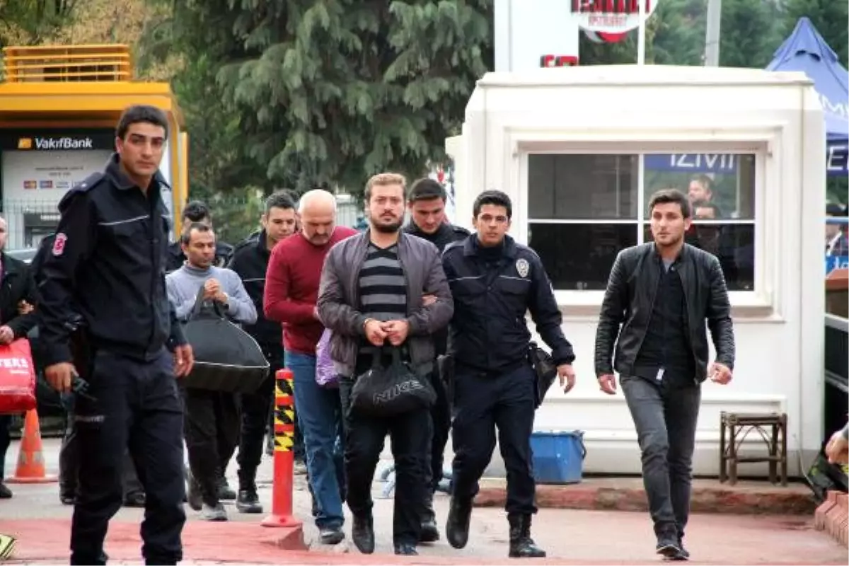 Kocaeli\'nde \'Bylock\' Kullanan Memurlar Adliyeye Sevk Edildi