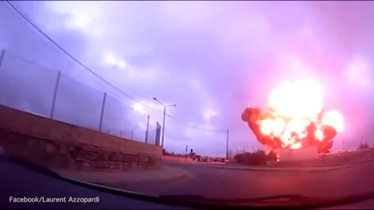 Malta'da Düşen Uçağın Yere Çakıldığı An Kamerada