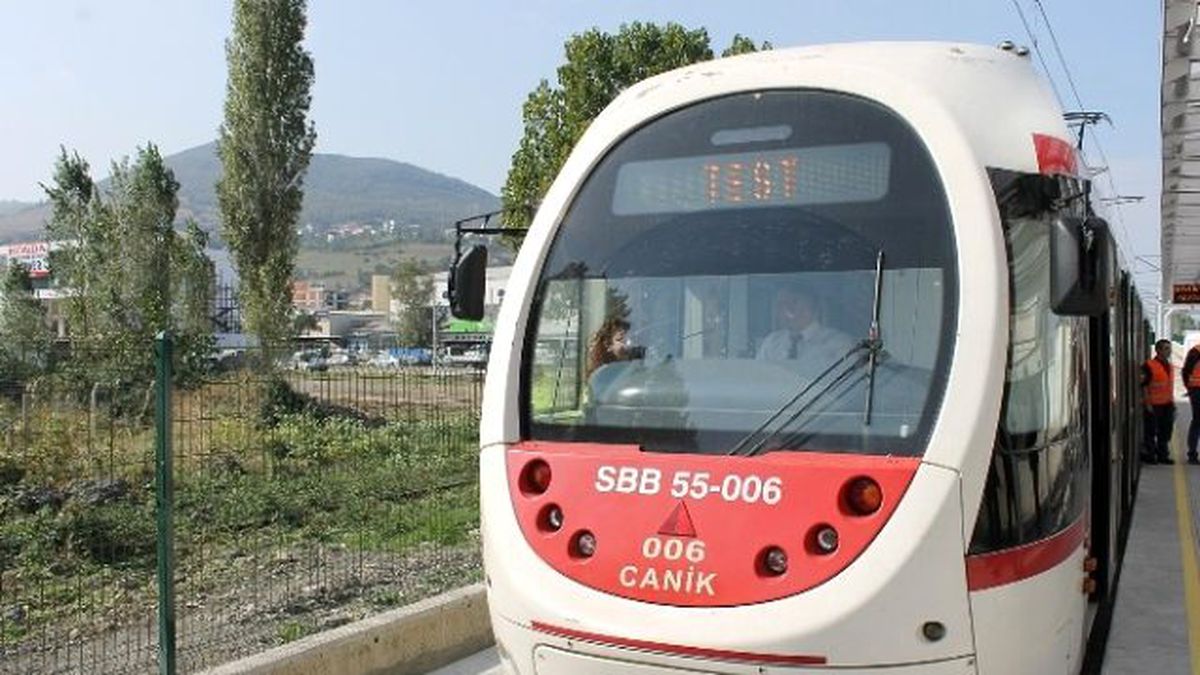 Samsun\'un İlk Yerli Yapım Tramvayının Testleri Yapılıyor
