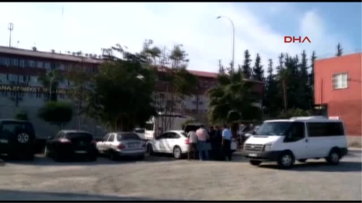 Adana Emniyet Müdürlüğü Önünde Şüpheli Araç Alarmı