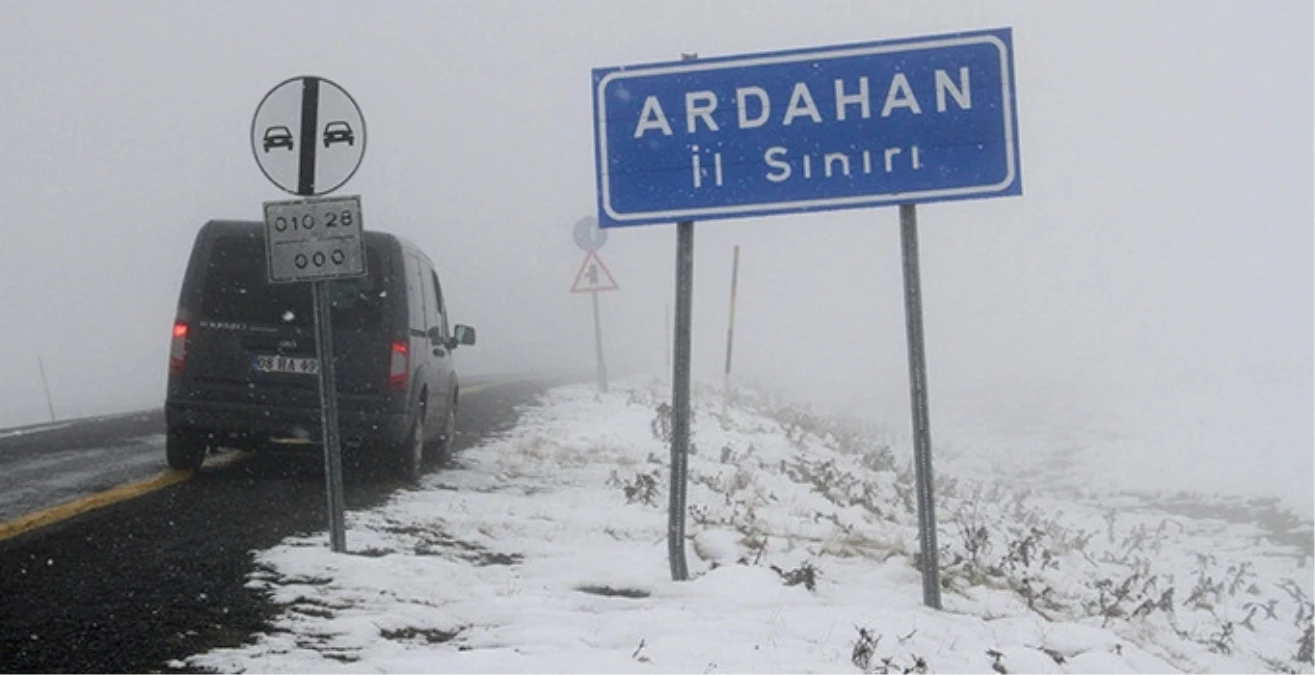Ardahan\'da Kar Yağışı ve Sis