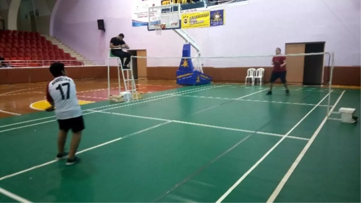 Aydın\'da Cumhuriyet Haftası Badminton Müsabakaları Tamamlandı