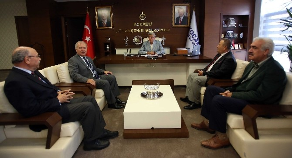 Başkan Karaosmanoğlu, Cem Vakfı\'nı Konuk Etti