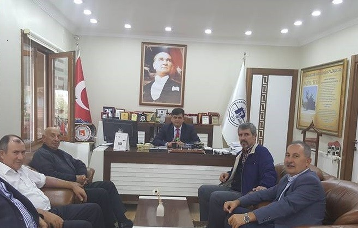 Bursa Pazaryerililer Dernek Başkanı Turan\'dan Başkan Yalçın\'a Ziyaret