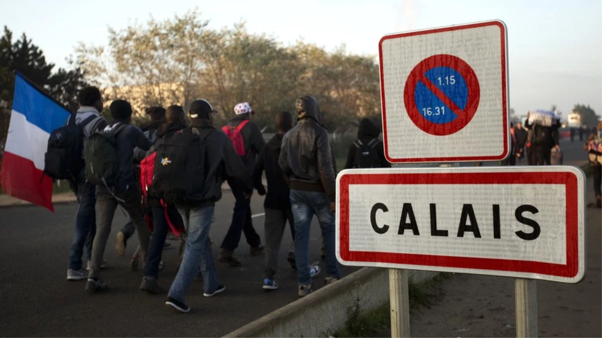 Calais\'deki Mülteci Kampında Yıkım Başlıyor