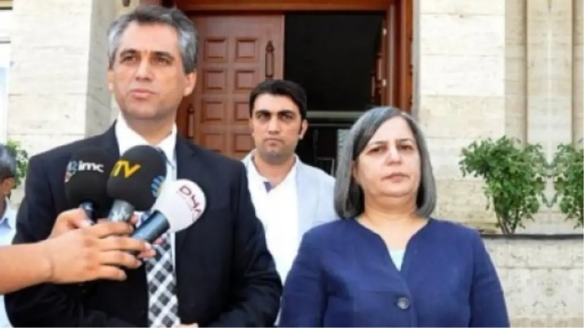 Diyarbakır Büyükşehir Belediye Başkanı Kışanak ile Eş Başkanı Anlı Gözaltına Alındı (1)