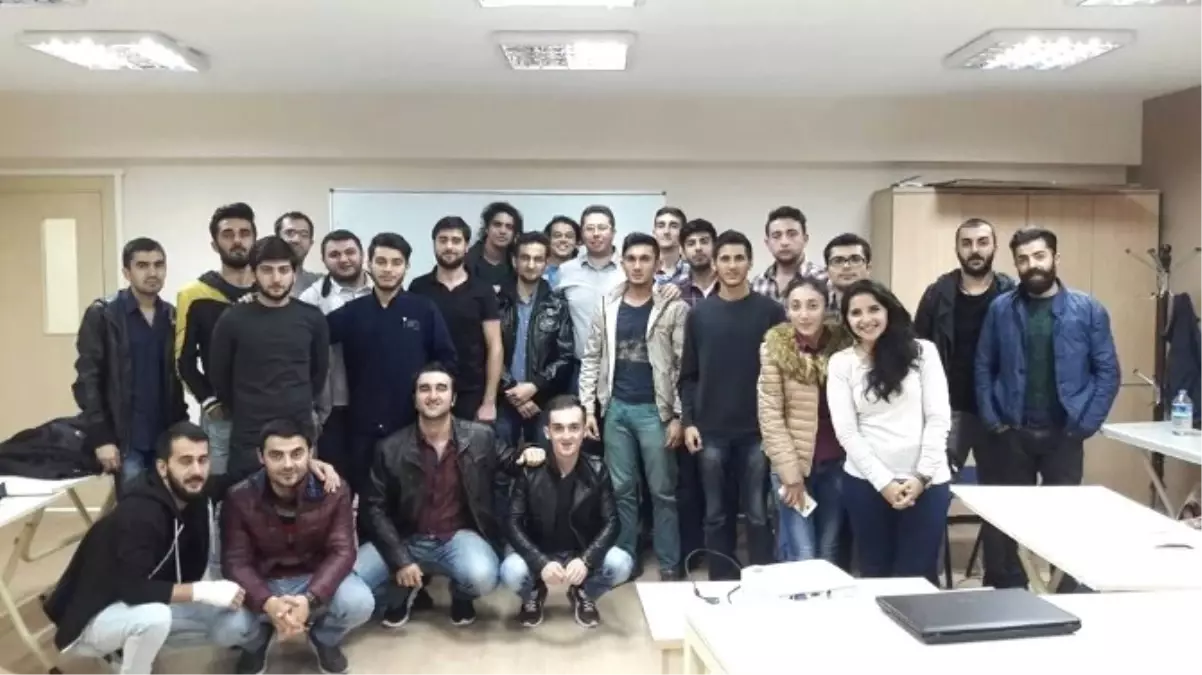 Eskişehir\'deki Azerbaycanlı Öğrencilere "Liderlik ve Özgüven" Semineri