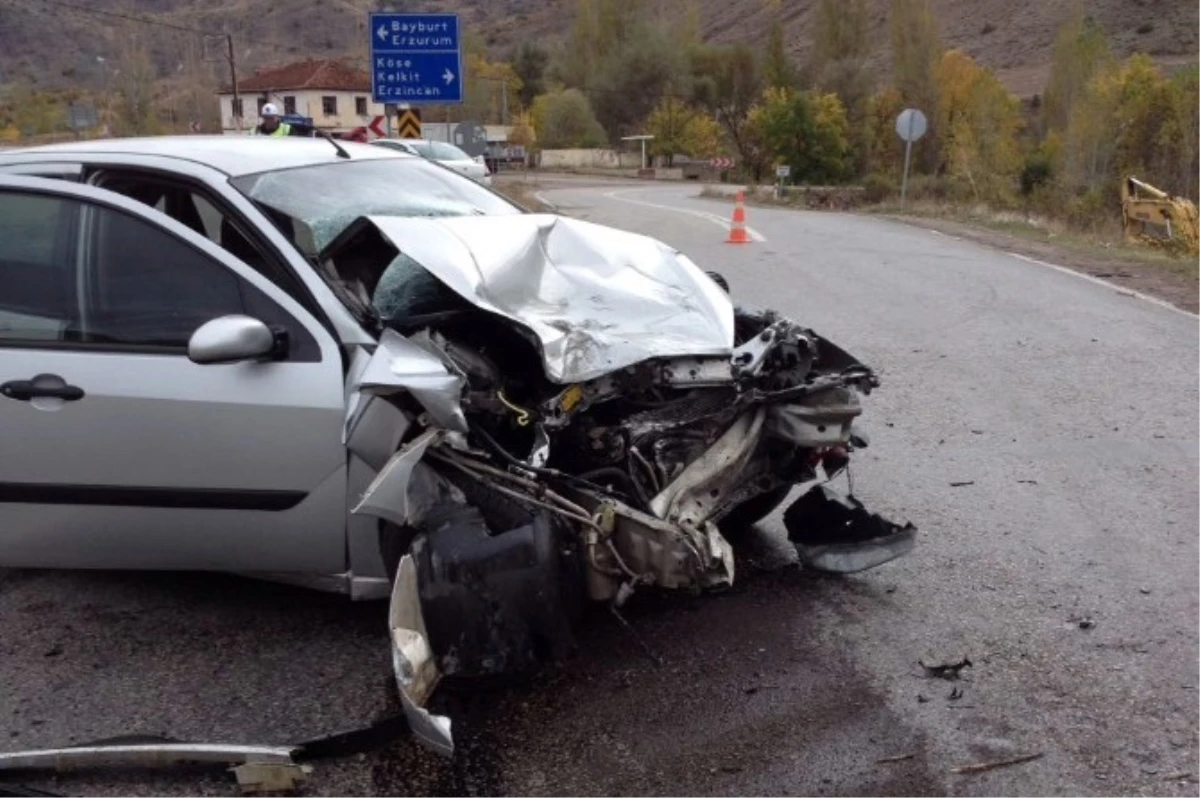 Gümüşhane\'de Trafik Kazası: 3 Yaralı