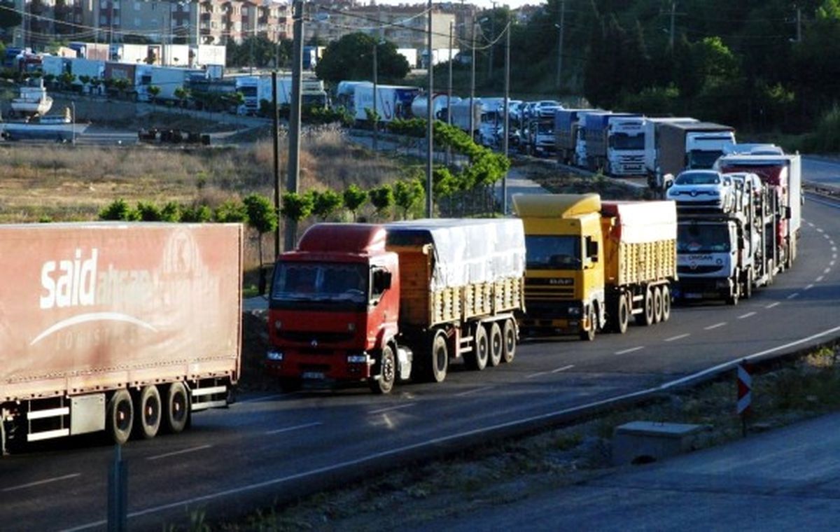 İhracat İçin 8 Ayda 976 Bin Tır Sefere Çıktı