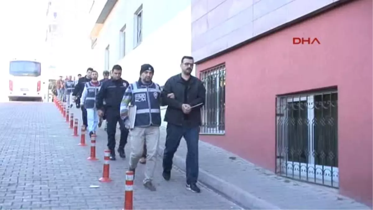 Kayseri?de Fetö\'den 22 Sendikacı Mahkemeye Çıkarıldı