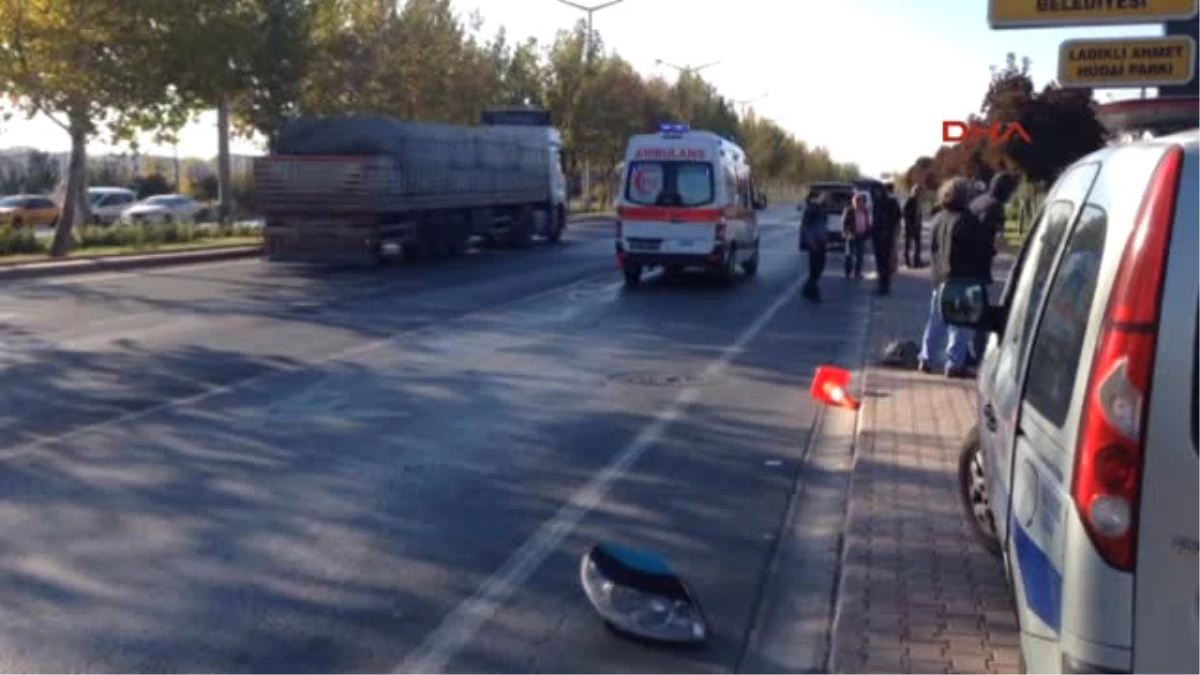 Konya Minibüs Çarptı 2 Ölü