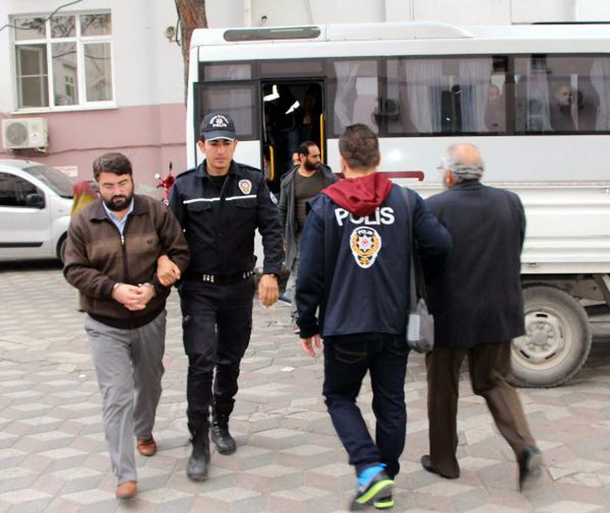 Manisa\'da Fetö\'den 21 Tutuklama