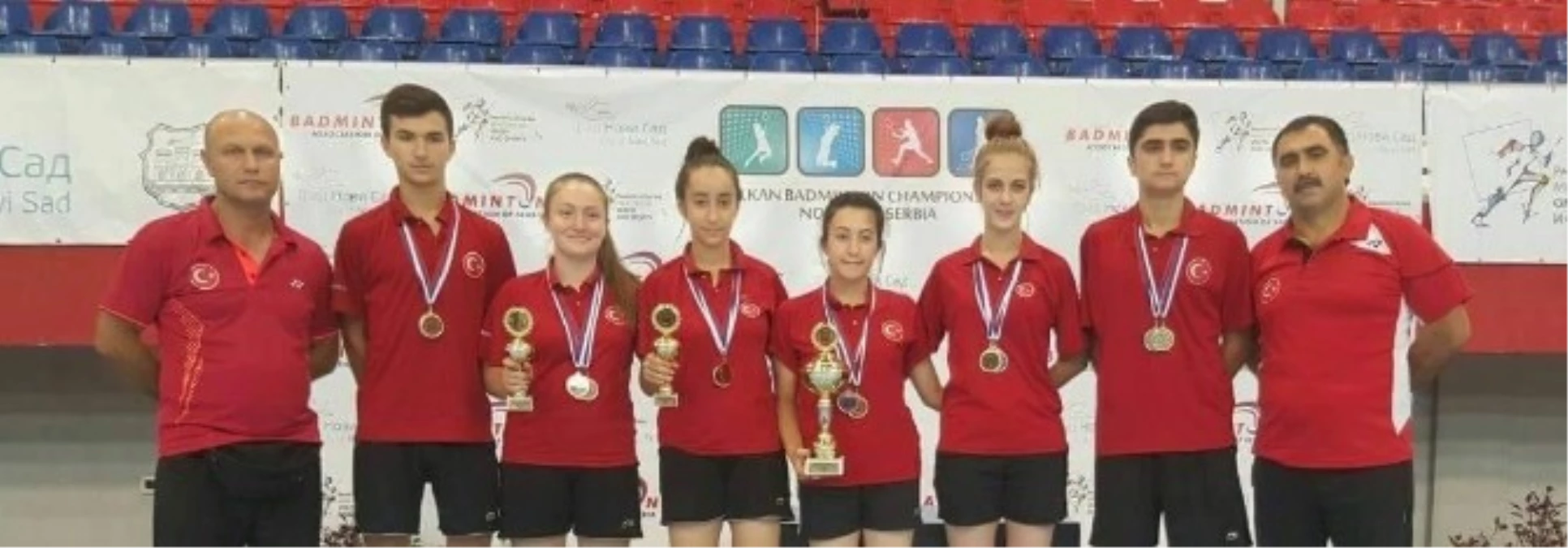 Milli Badmintoncular Yunanistan\'a Gidiyor