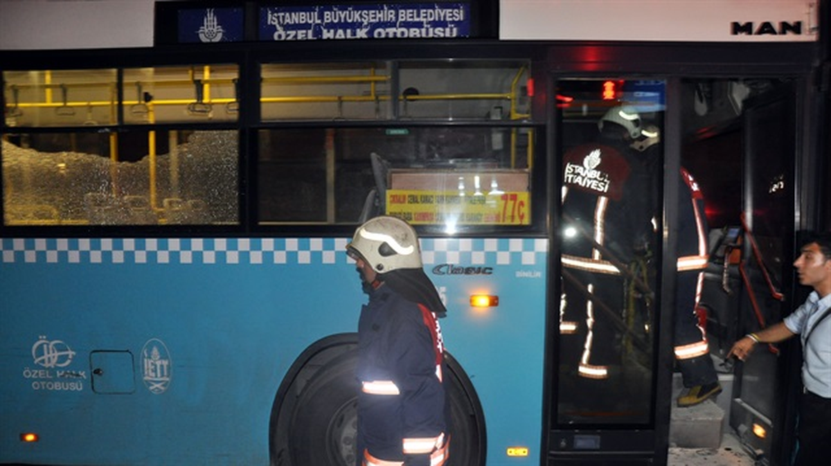 Okmeydanı\'nda Yolcu Otobüsüne Molotoflu Saldırı