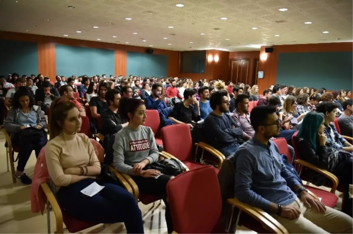 Sosyal Medya Kulübü Yeni Üyeleriyle Buluştu