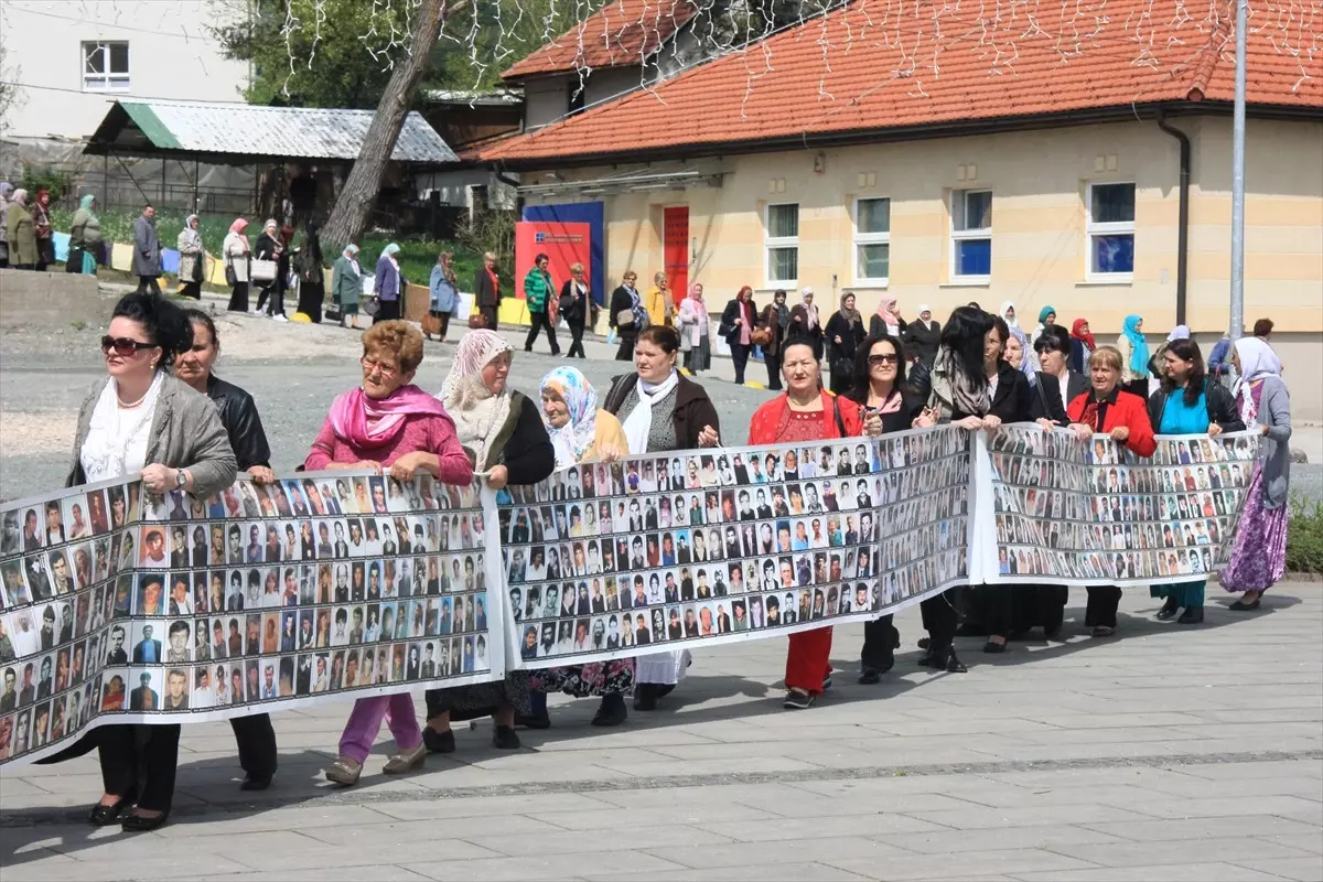 Srebrenitsalı Kurban Yakınları "Adalet" Bekliyor