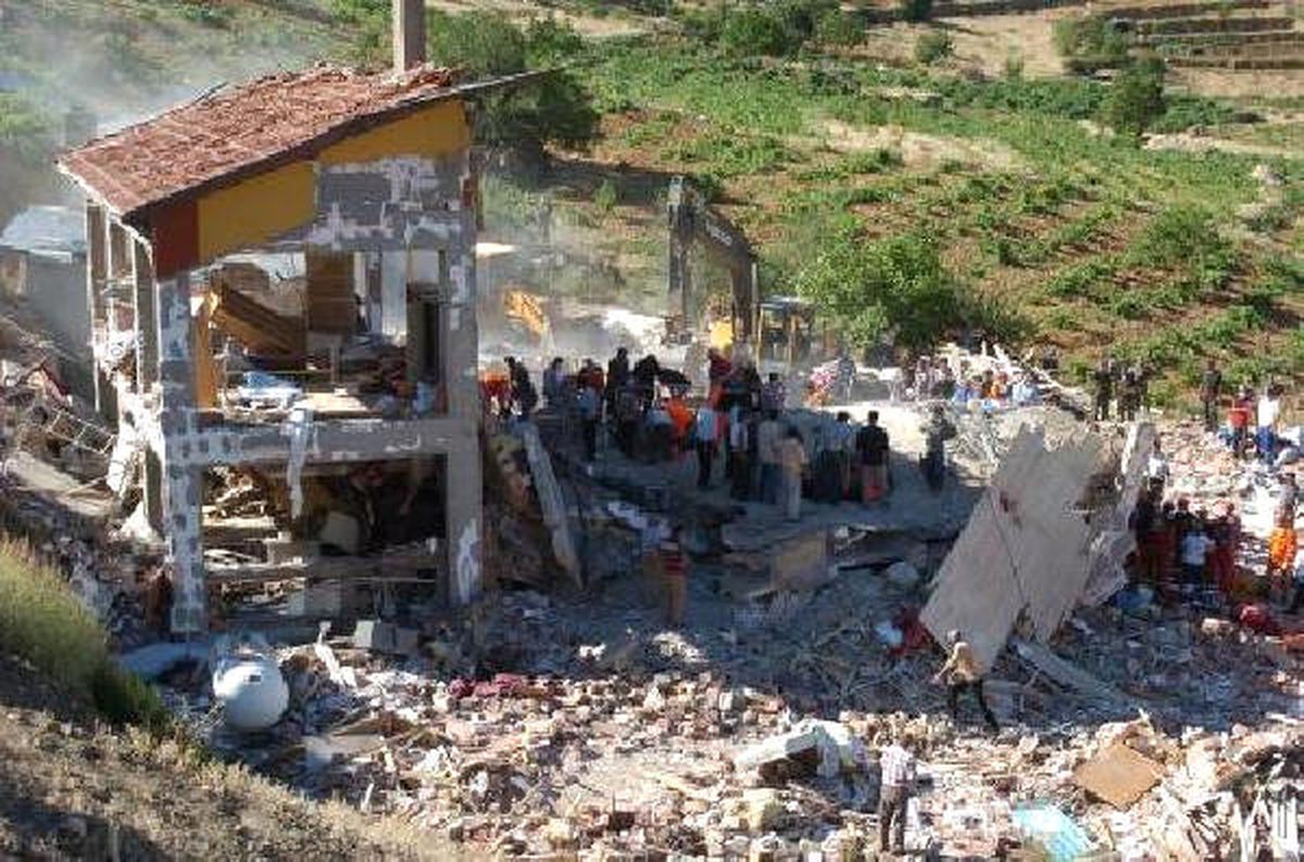 Taşkent\'te Çöken ve 18 Kişinin Ölümüyle Sonuçlanan Yurt Davası Ertelendi