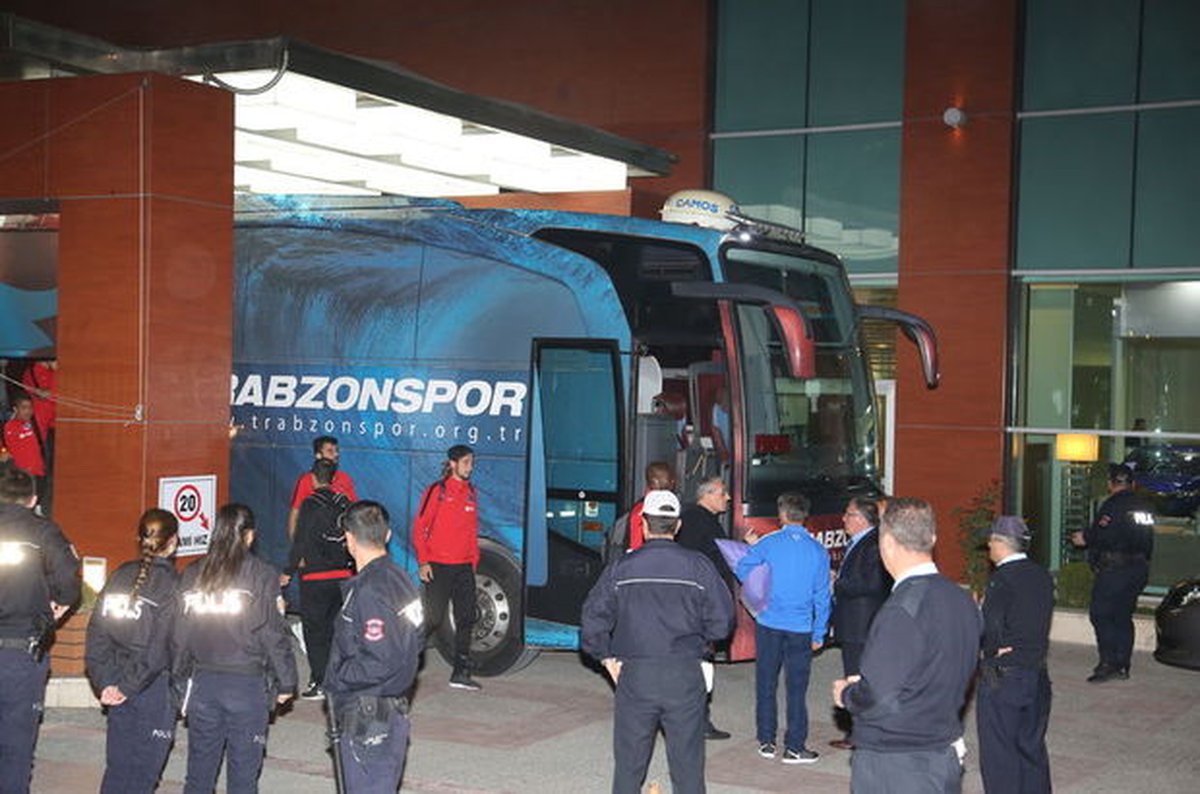 Trabzonspor Kafilesi Çorum\'a Geldi