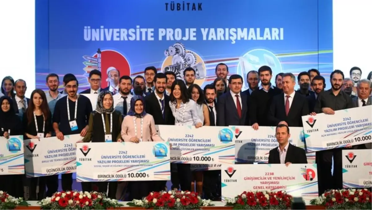 Tübitak Dereceye Giren Öğrencileri Ödüllendirdi