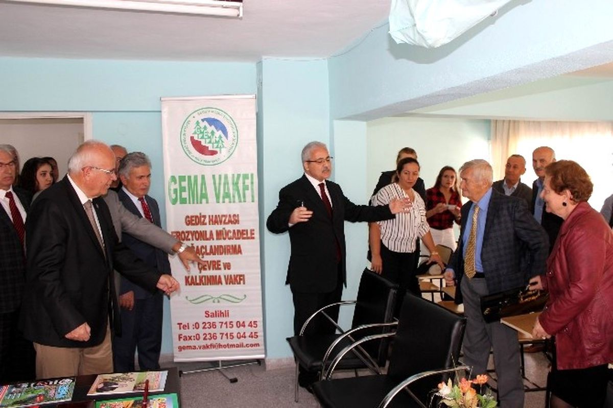 Vali Güvençer\'den Salihli Turu