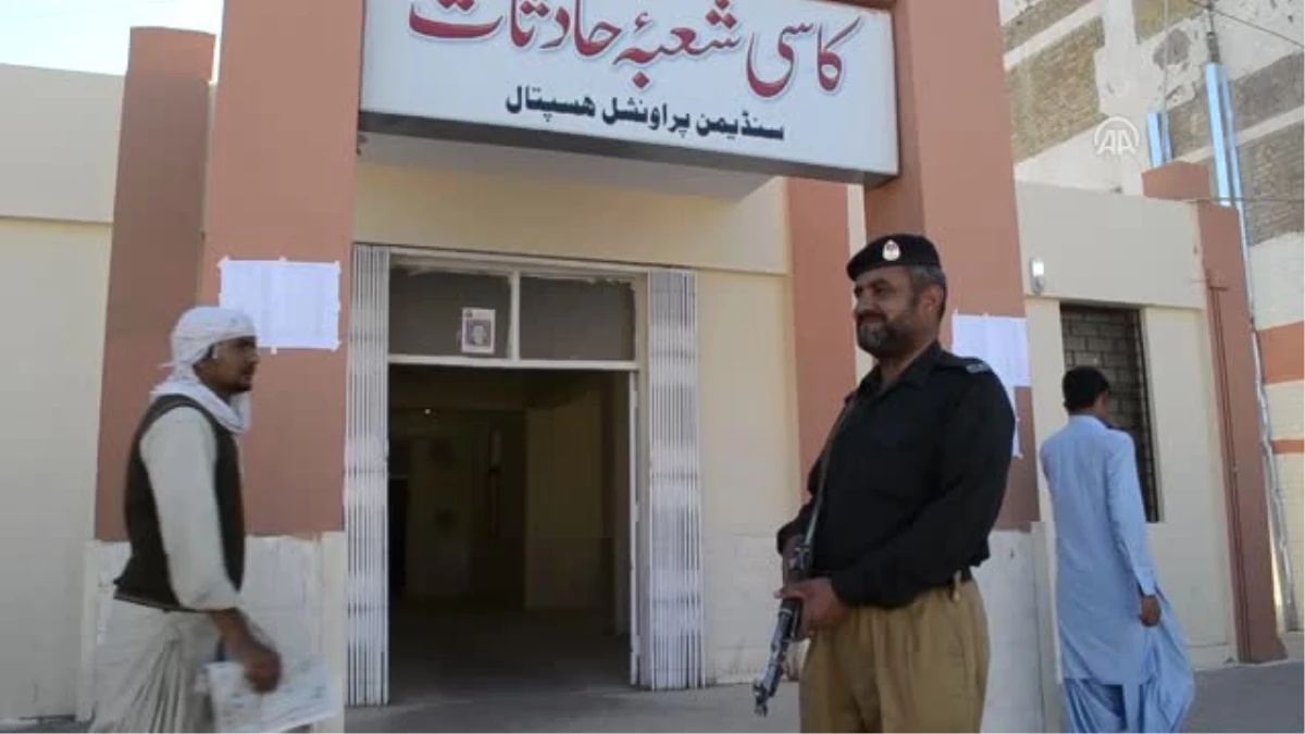 Belucistan Halk Sağlığı Bakanı Nawab Ayaz Khan Saldırıda Yaralananları Ziyaret Etti - Pakistan