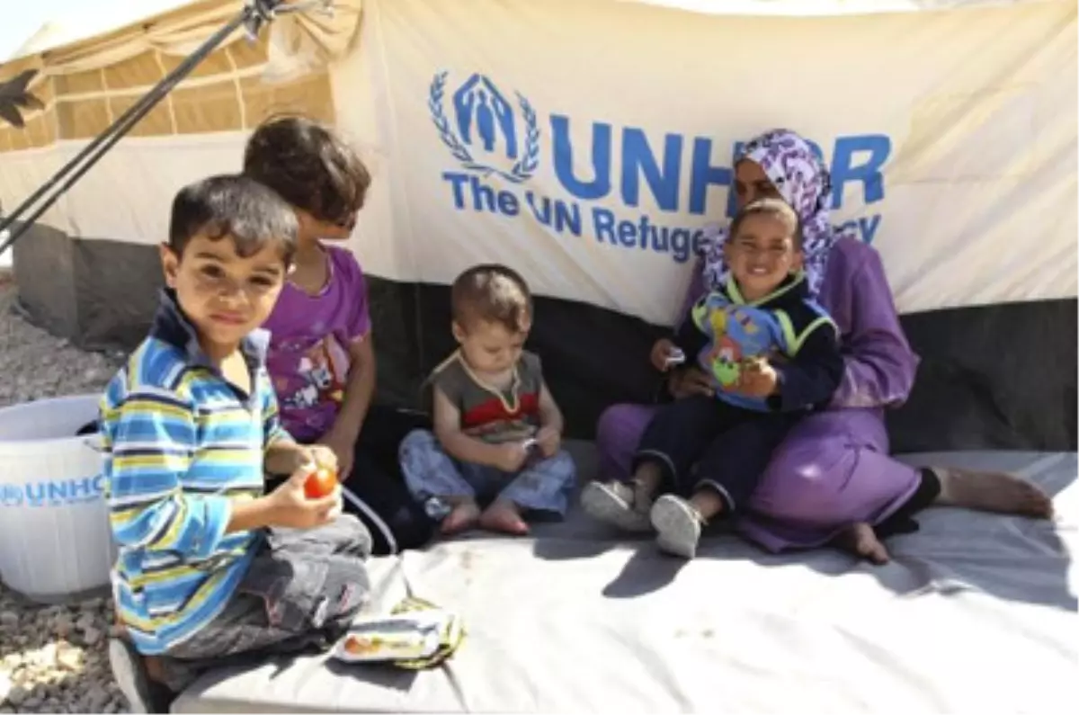 Bmmyk\'dan Musul\'daki Sığınmacılara Çadır Yardımı