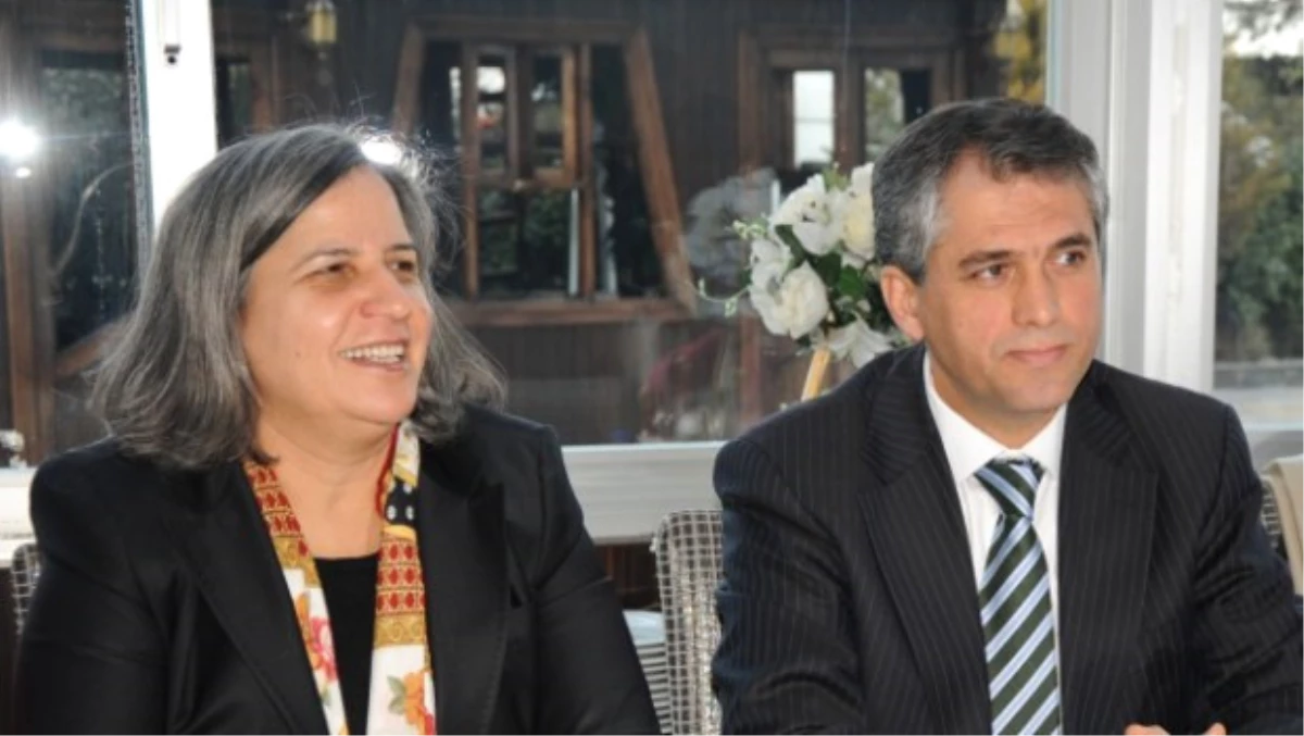 Diyarbakır Büyükşehir Belediye Başkanı Kışanak ile Eş Başkanı Anlı Gözaltına Alındı (3)