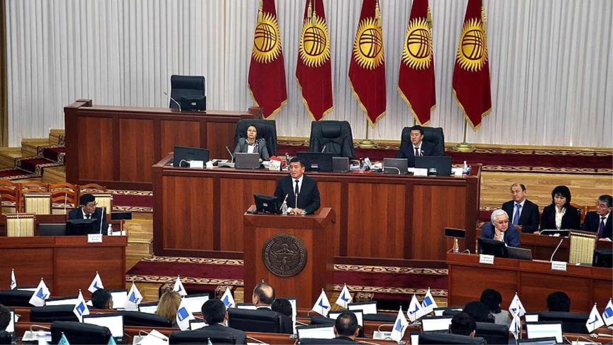 Kırgızistan\'da Hükümet İstifa Etti