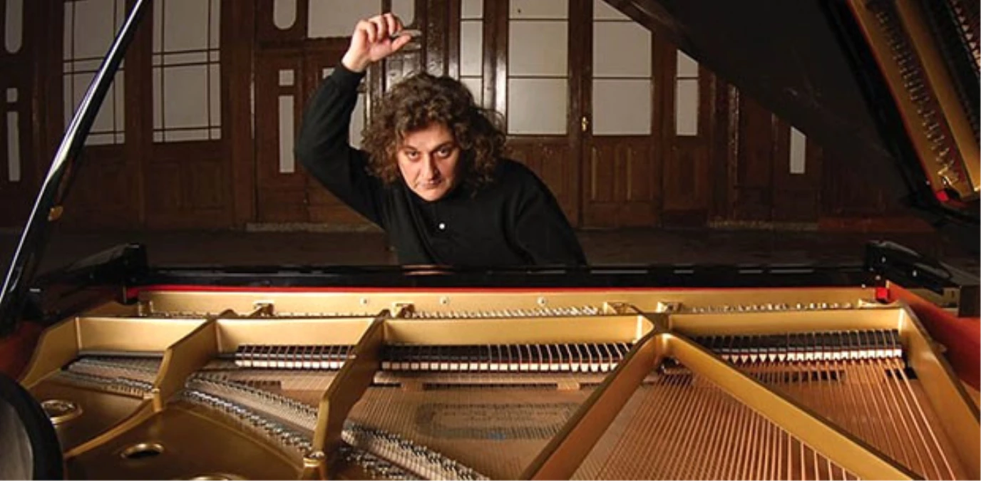 Piyanist Tuluyhan Uğurlu Gaziantep\'te Konser Verdi