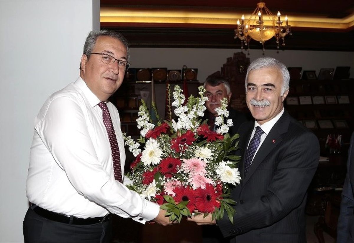 PTT Başmüdürü Uğurtepe, Belediye Başkanı Ünver\'i Ziyaret Etti