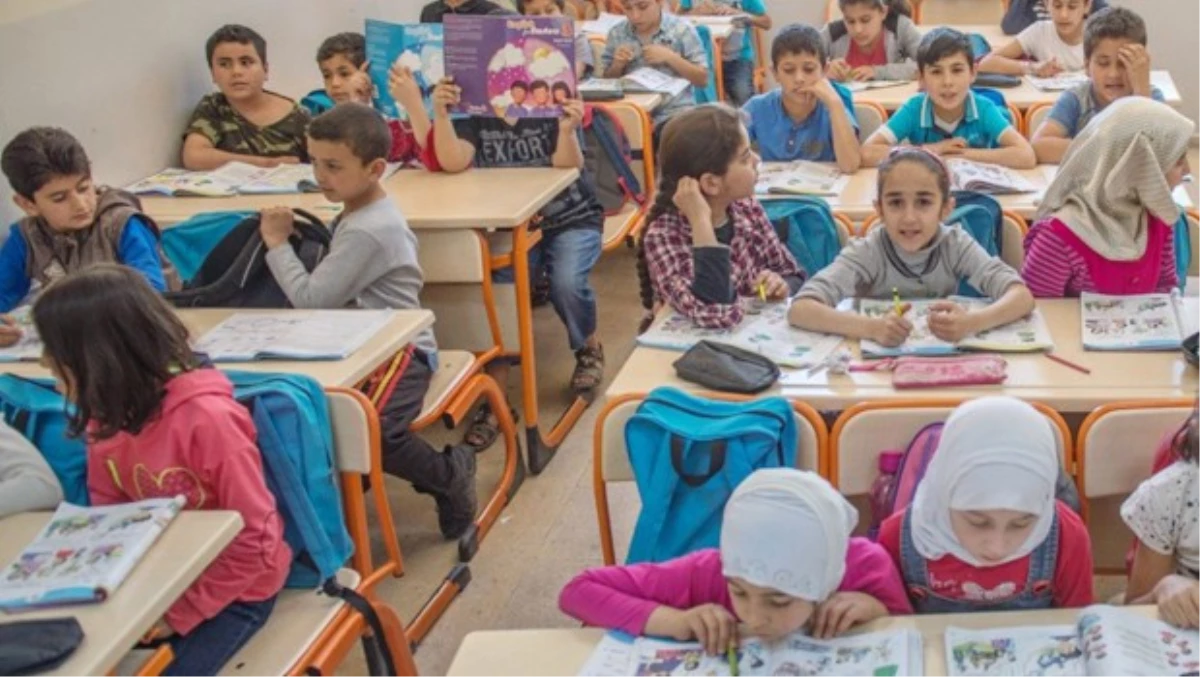 Türkiye\'de Öğrenim Gören Suriyeli Öğrenci Sayısı 450 Bini Geçti
