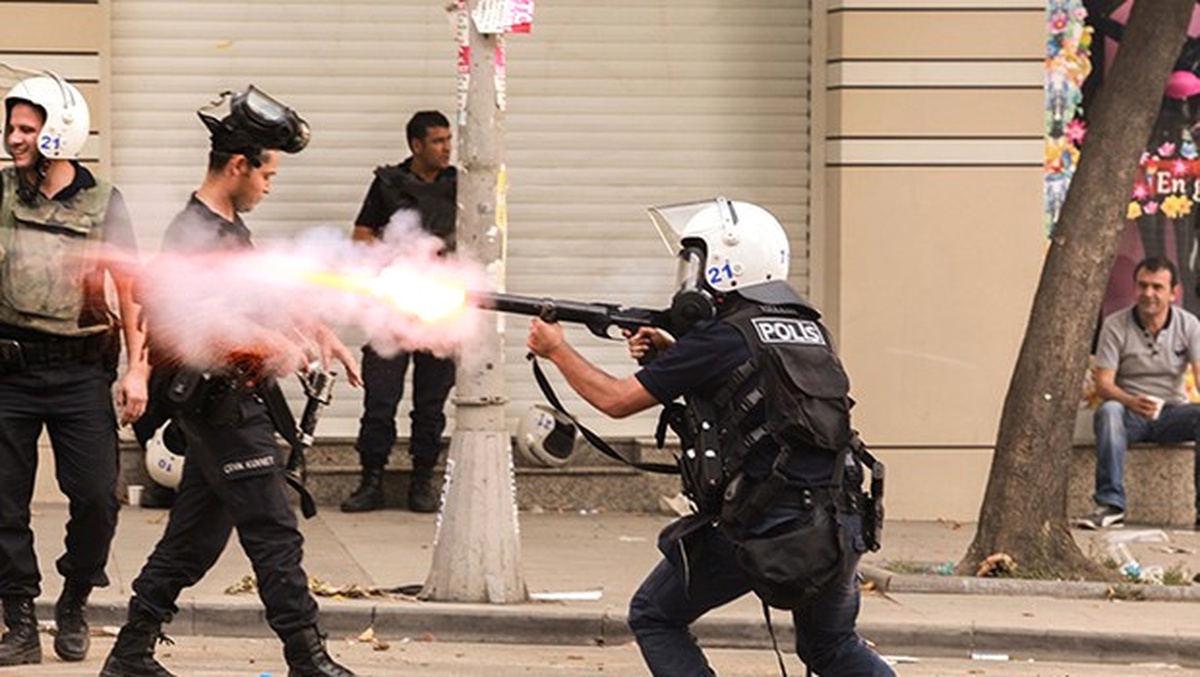 Yüzüne Gaz Fişeği İsabet Eden Kadına 25 Bin Lira