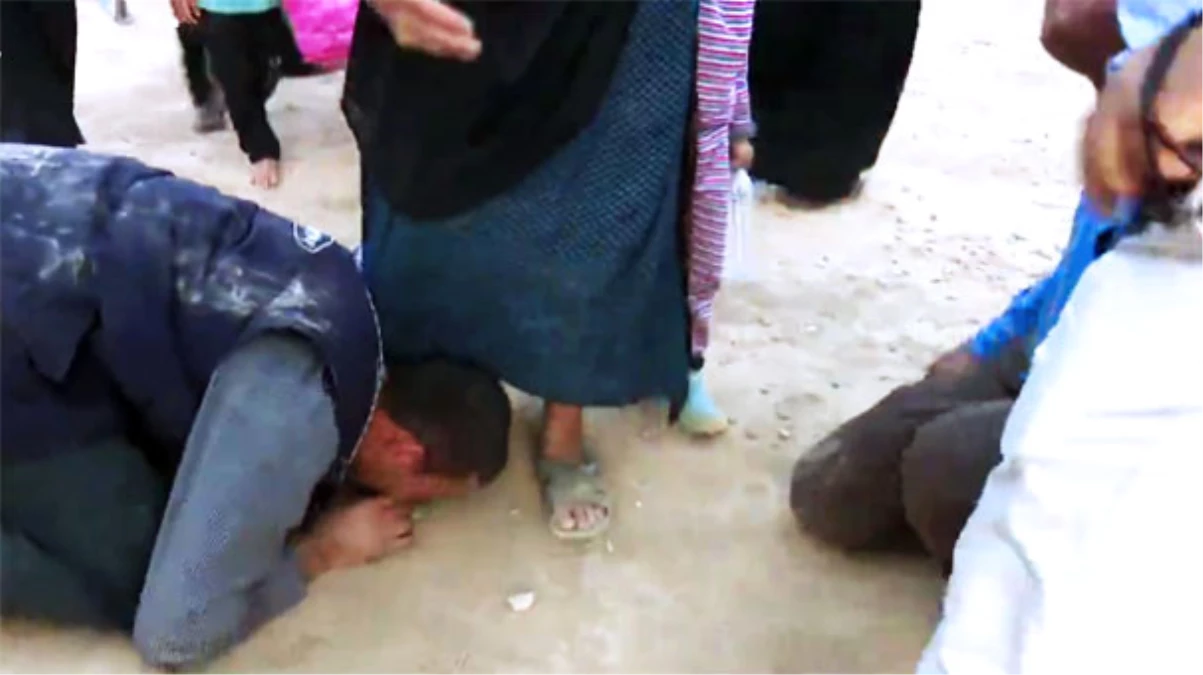 28 Ay Sonra IŞİD\'den Kurtuldular, Annelerinin Ayaklarını Öptüler